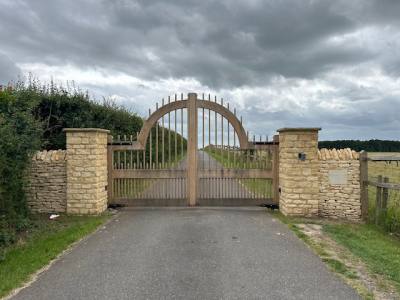 Gates & Piers Little Milton